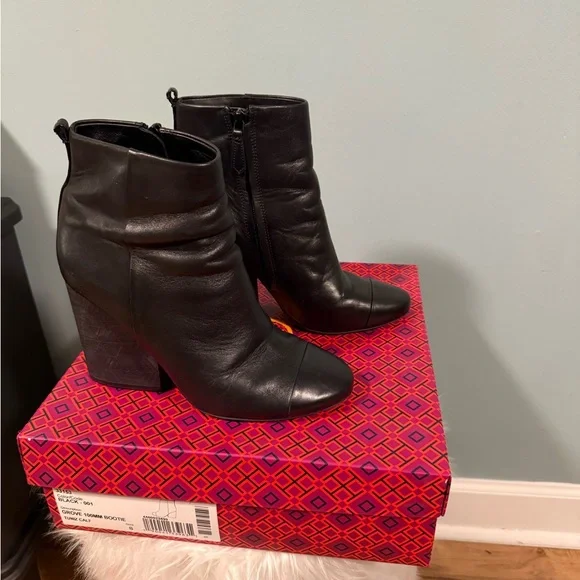 TORY BURCH Grove 100MM
Bootie Black Leather - Picture 3 of 7